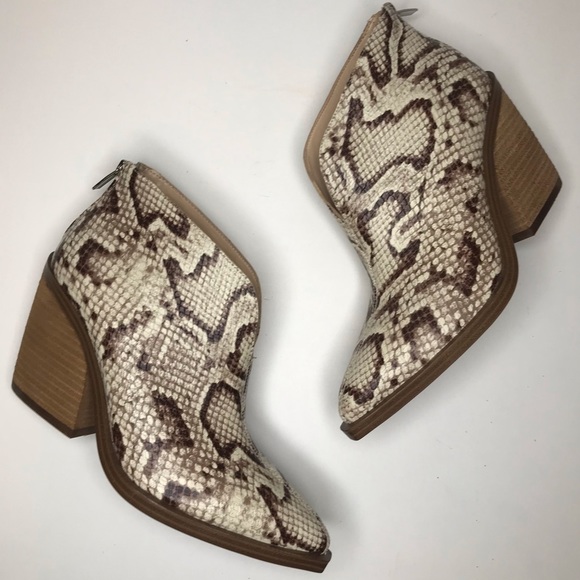 Vince Camuto Leather Women’s Ankle Boots -Size: 7M - Picture 6 of 17